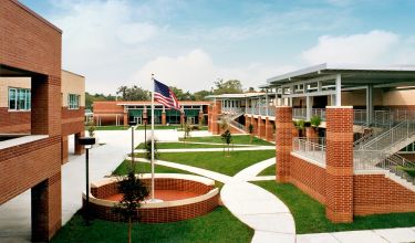 Mount Dora High School