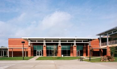 Mount Dora High School